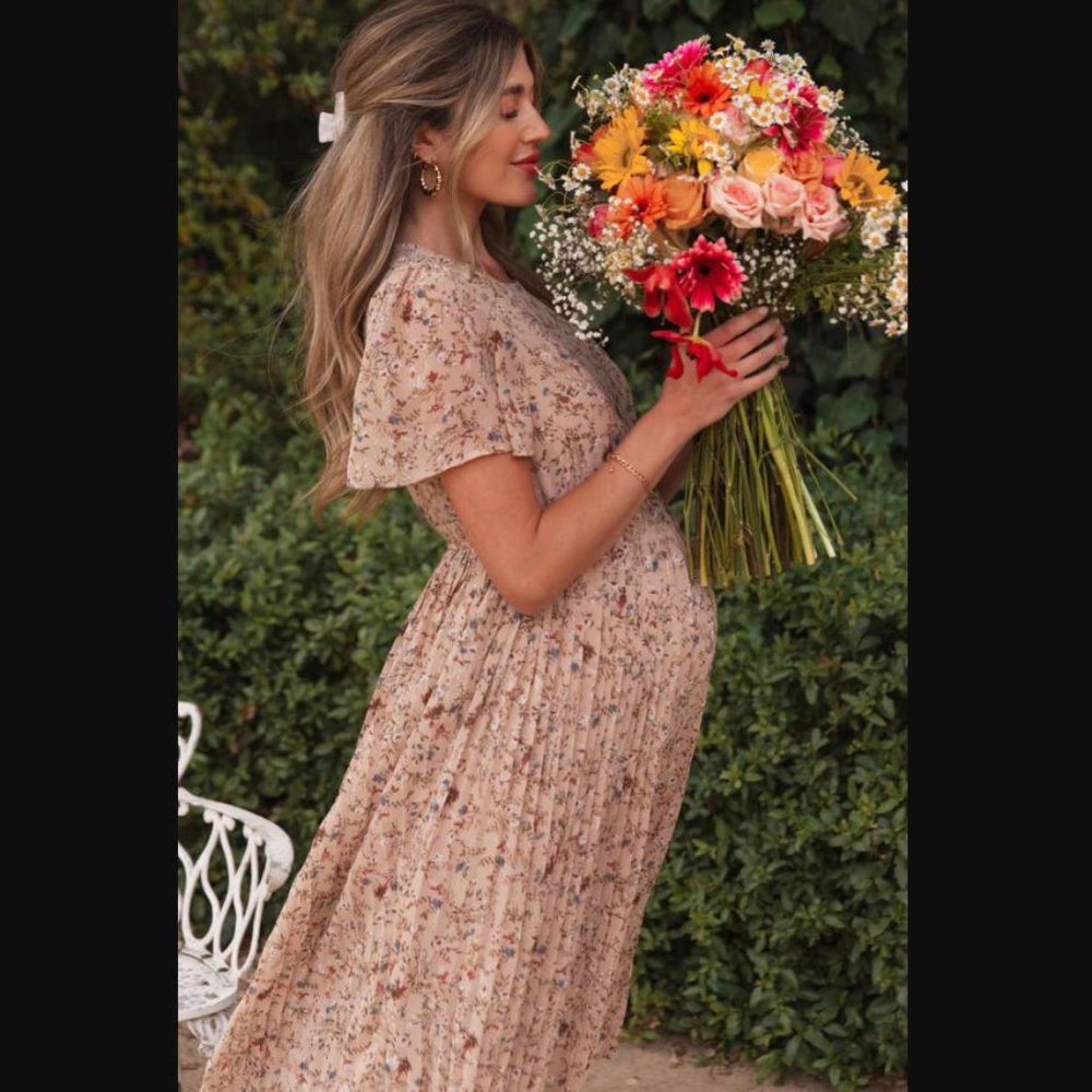 Beige Floral Pleated Short Sleeve Chiffon Maternity Midi Dress